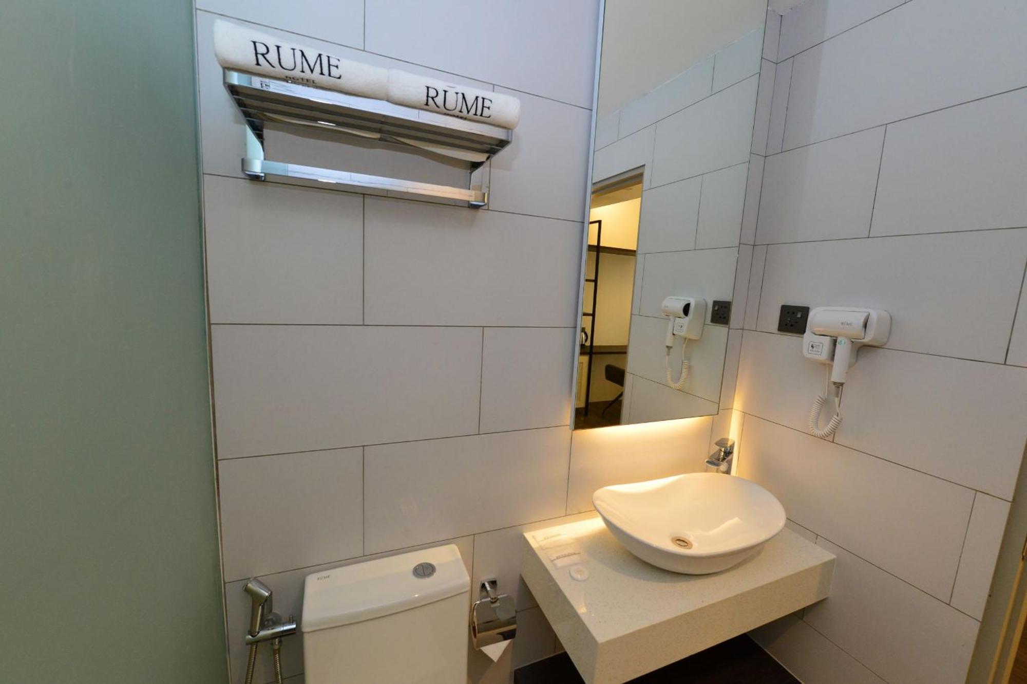 Rume Hotel Kuching Exterior photo